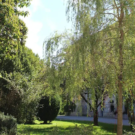 Golden Flat By Grazrentals With Parkview - Brandnew & Free Parking Zewnętrze zdjęcie