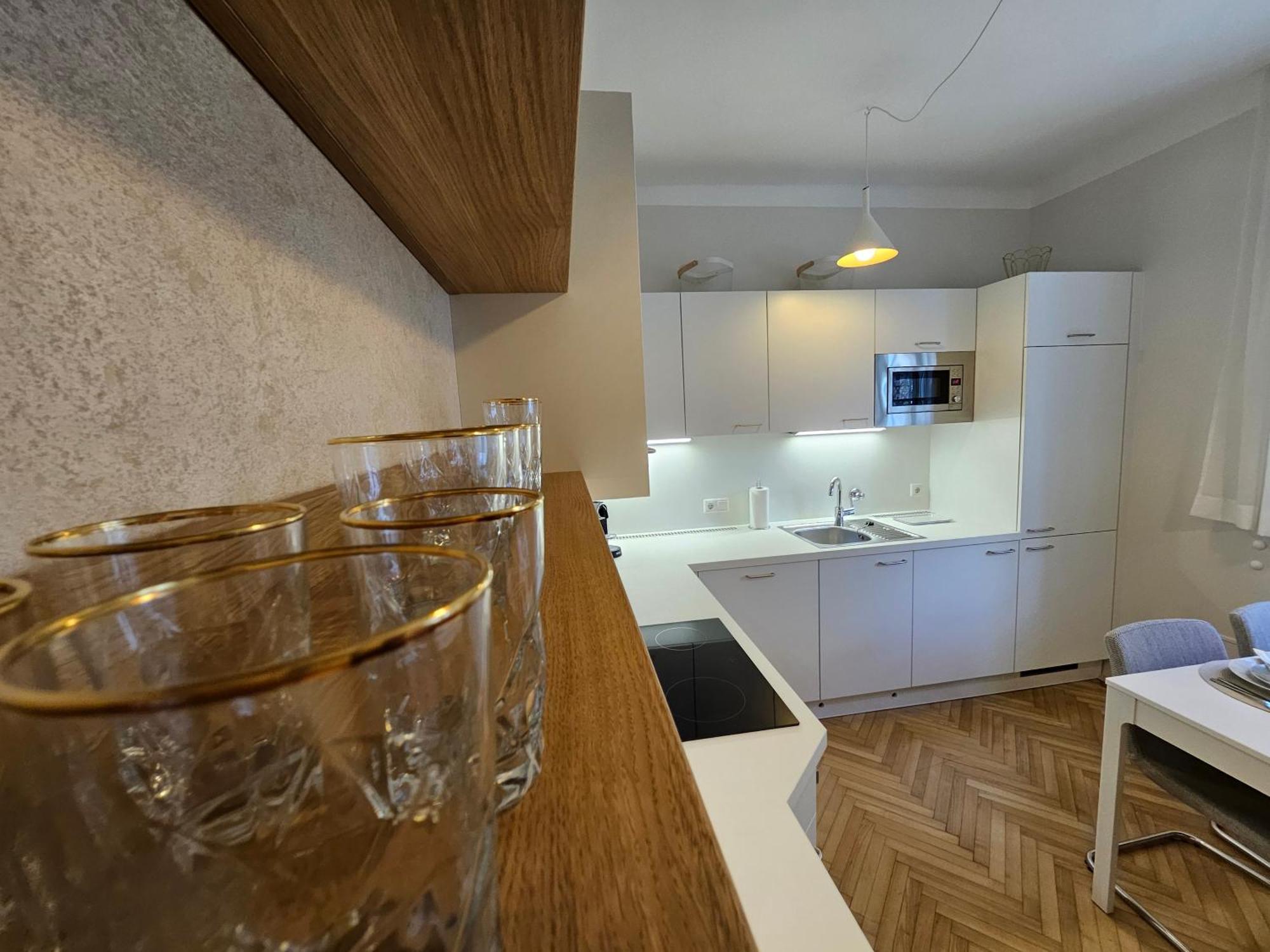 Golden Flat By Grazrentals With Parkview - Brandnew & Free Parking Appartamento Graz