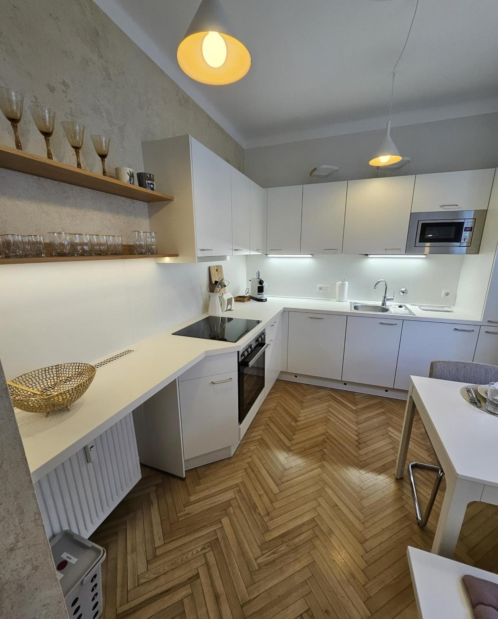 Golden Flat By Grazrentals With Parkview - Brandnew & Free Parking *