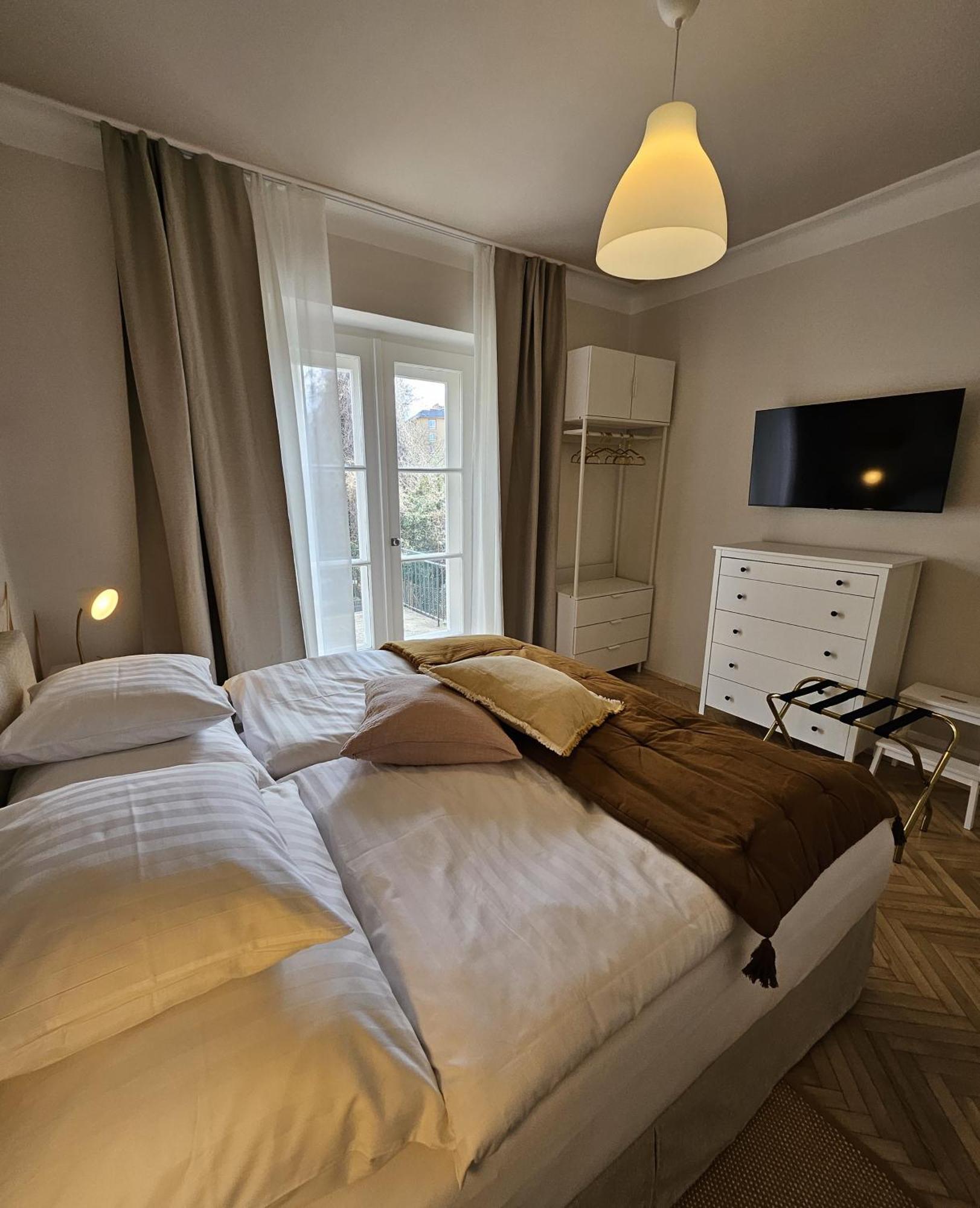 Golden Flat By Grazrentals With Parkview - Brandnew & Free Parking Graz