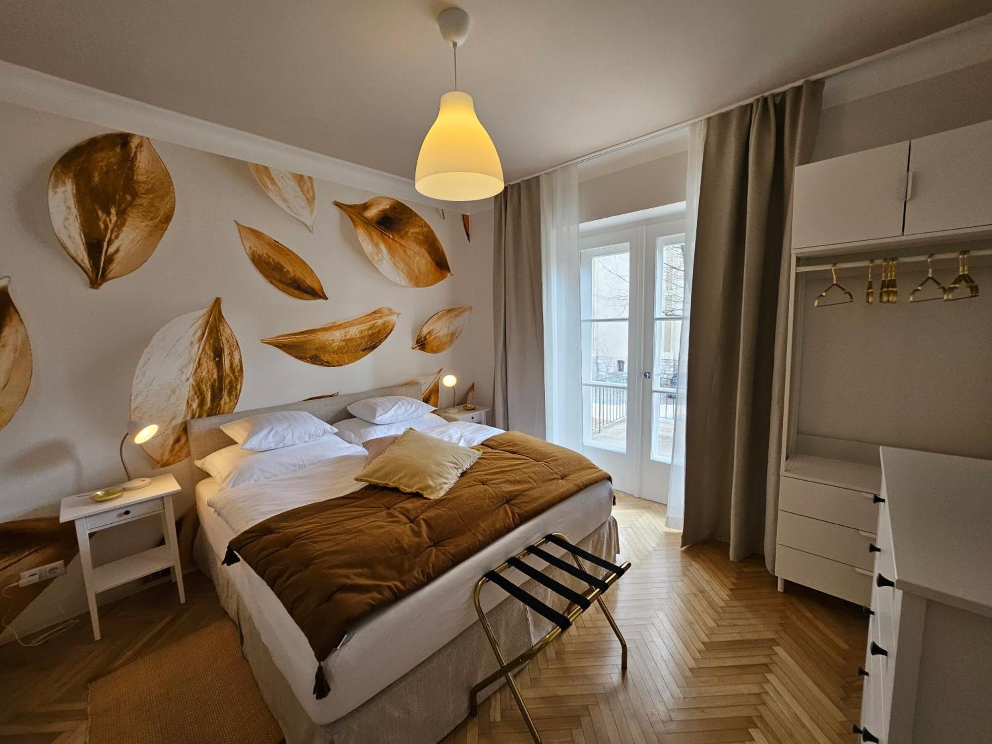 Golden Flat By Grazrentals With Parkview - Brandnew & Free Parking Appartamento